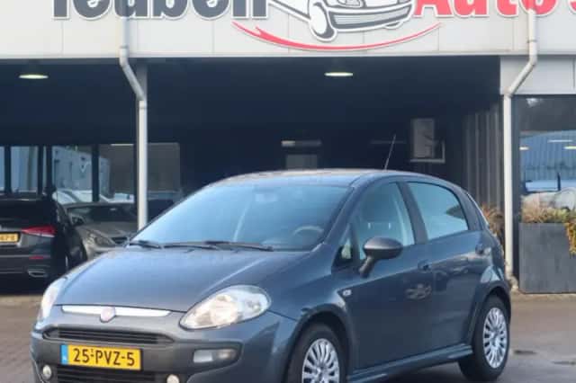 Fiat Punto (2011) thumbnail 1