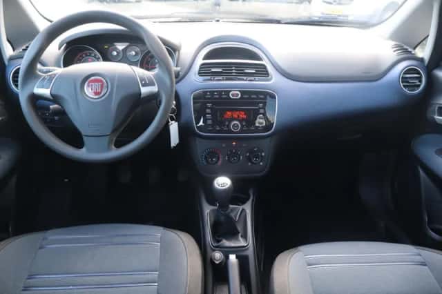 Fiat Punto (2011) thumbnail 3