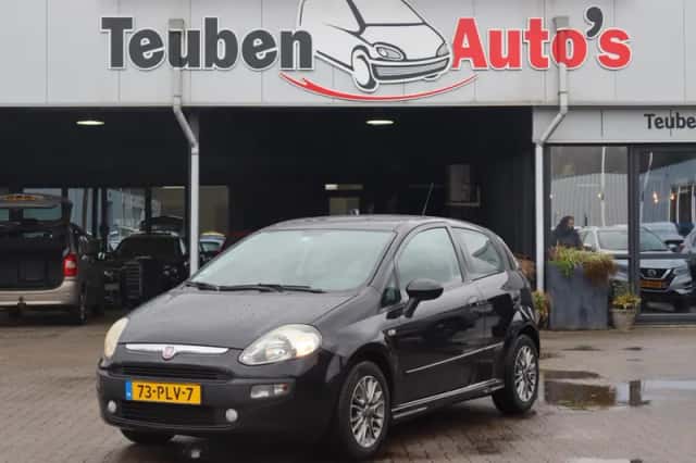 Fiat Punto (2011) thumbnail 2