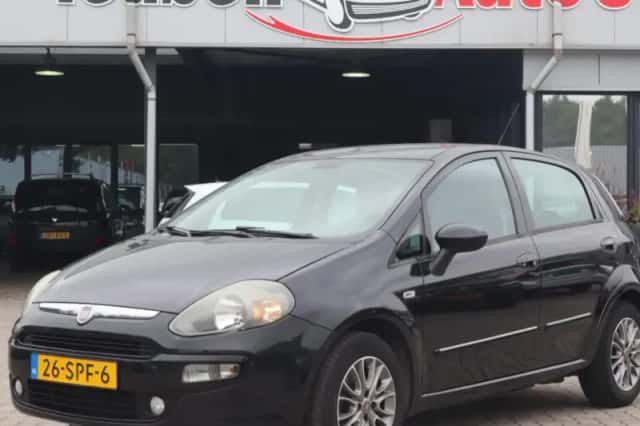 Fiat Punto (2011) thumbnail 1