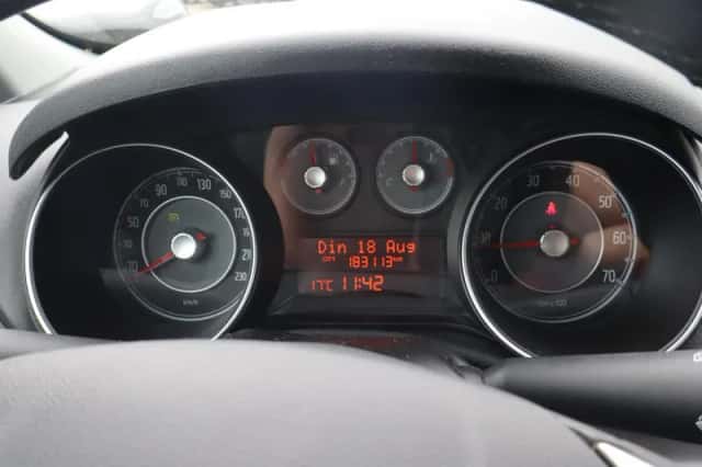 Fiat Punto (2011) thumbnail 5