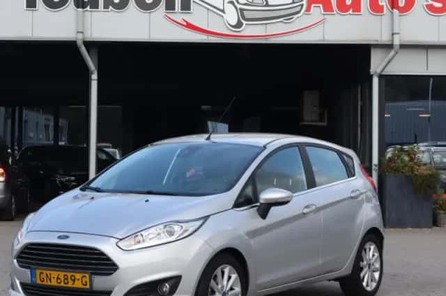 Ford Fiesta (2015) thumbnail 1