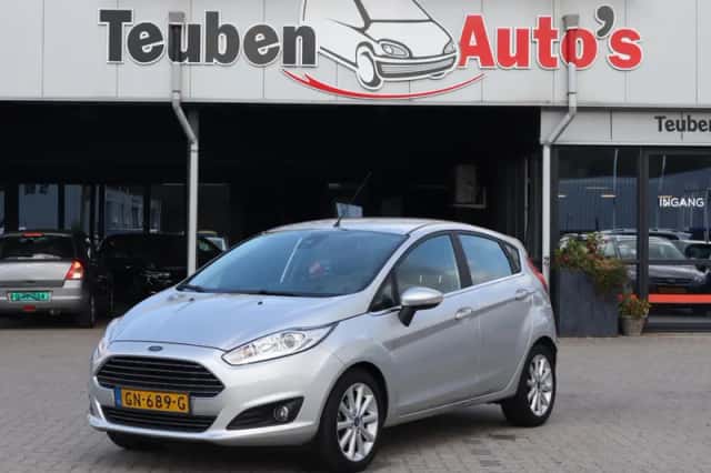 Ford Fiesta (2015) thumbnail 2