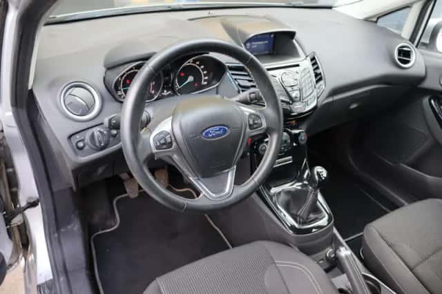 Ford Fiesta (2015) thumbnail 6