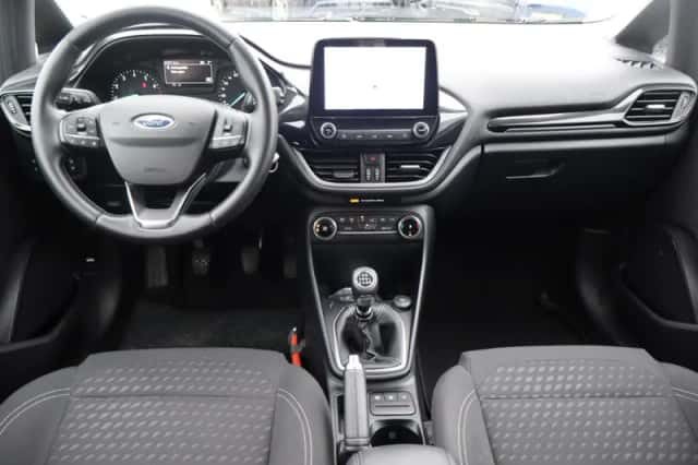 Ford Fiesta (2021) thumbnail 3