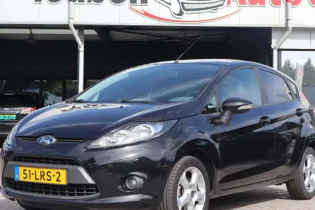 Ford Fiesta (2010) thumbnail 1