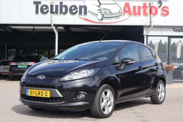 Ford Fiesta (2010) thumbnail 2