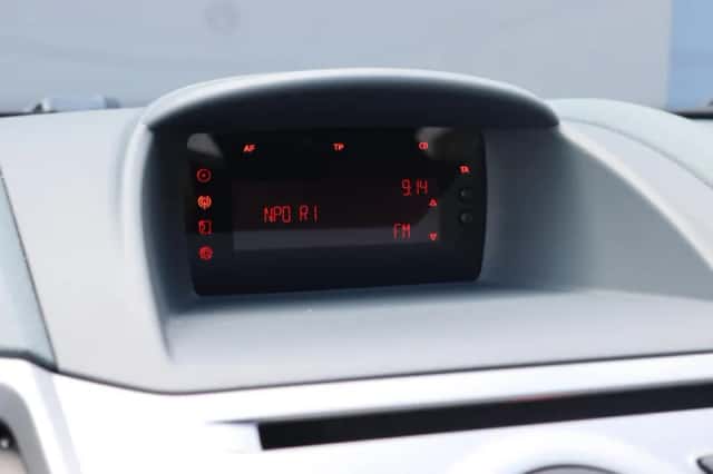 Ford Fiesta (2010) thumbnail 6