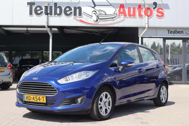 Ford Fiesta (2015) thumbnail 2