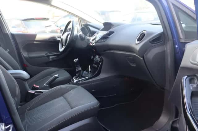Ford Fiesta (2015) thumbnail 4