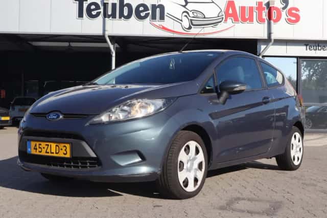 Ford Fiesta (2013) thumbnail 1