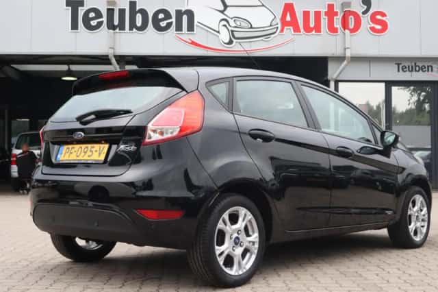 Ford Fiesta (2017) thumbnail 2