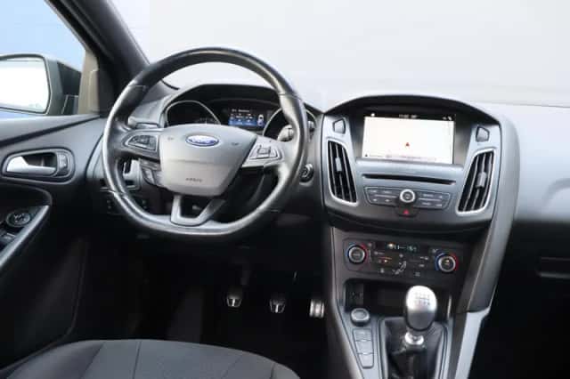 Ford Focus (2017) thumbnail 5