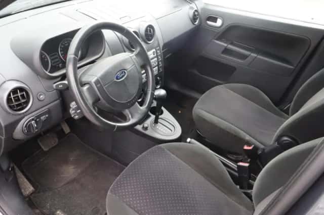 Ford Fusion (2005) thumbnail 3