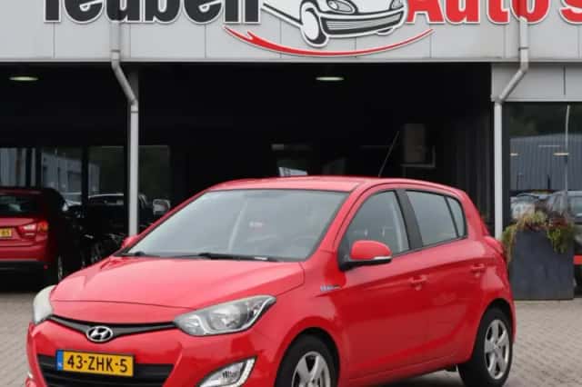 Hyundai i20 (2012) thumbnail 1