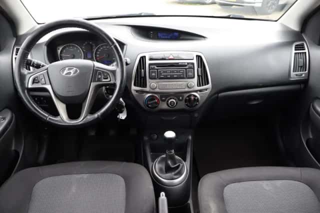 Hyundai i20 (2012) thumbnail 3