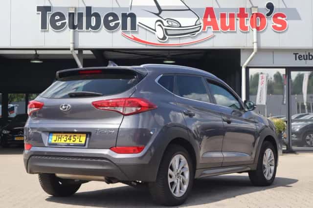 Hyundai Tucson (2016) thumbnail 3