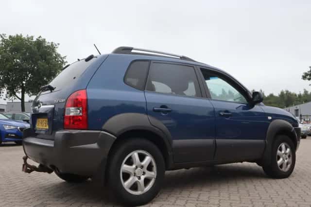 Hyundai Tucson (2005) thumbnail 2