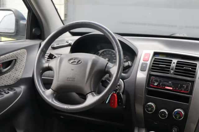 Hyundai Tucson (2005) thumbnail 6