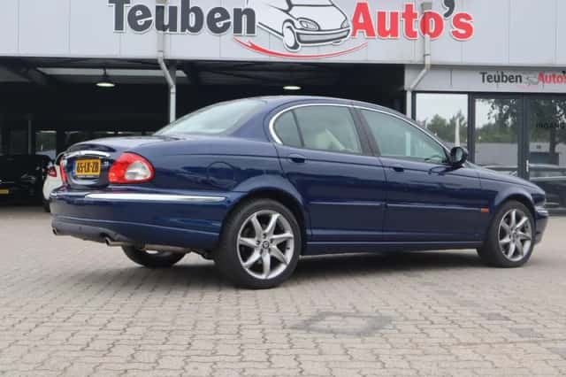 Jaguar X-Type (2003) thumbnail 3