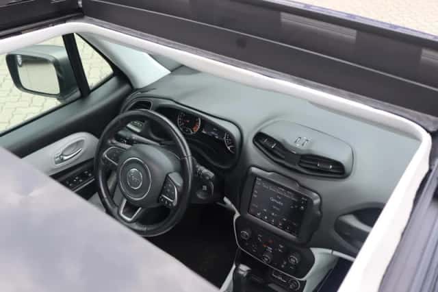 Jeep Renegade (2019) thumbnail 4