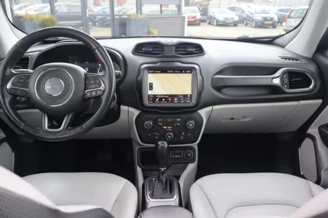 Jeep Renegade (2019) thumbnail 5