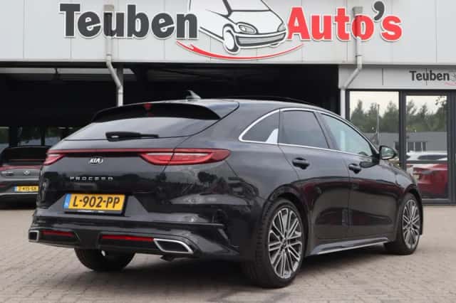 Kia Proceed (2021) thumbnail 3