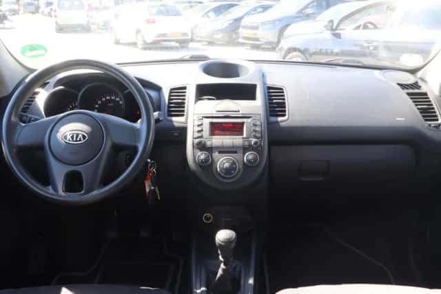 Kia Soul (2010) thumbnail 4
