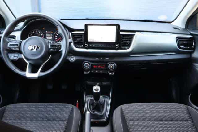 Kia Stonic (2020) thumbnail 4