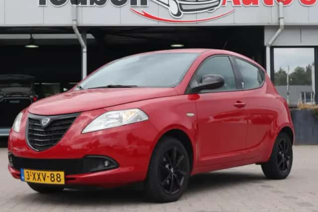 Lancia Ypsilon (2014) thumbnail 1
