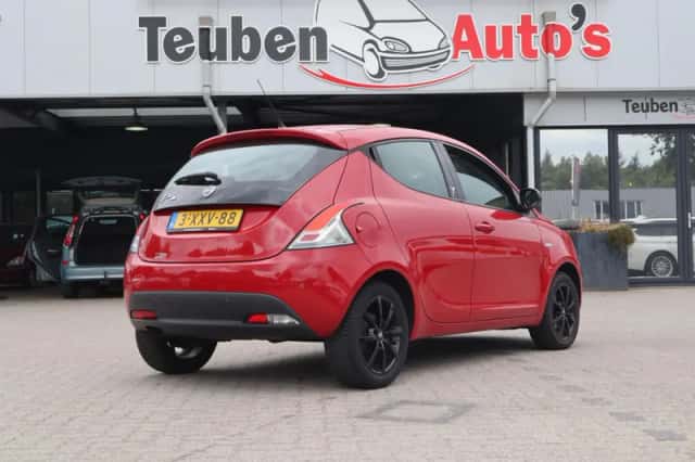 Lancia Ypsilon (2014) thumbnail 3