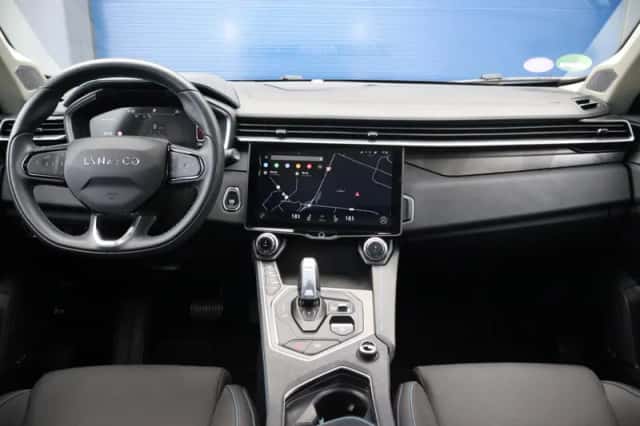Lynk & Co 01 (2022) thumbnail 3