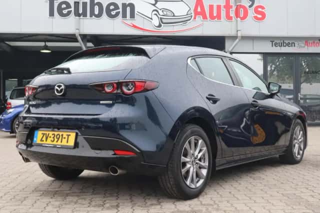 Mazda 3 (2019) thumbnail 2
