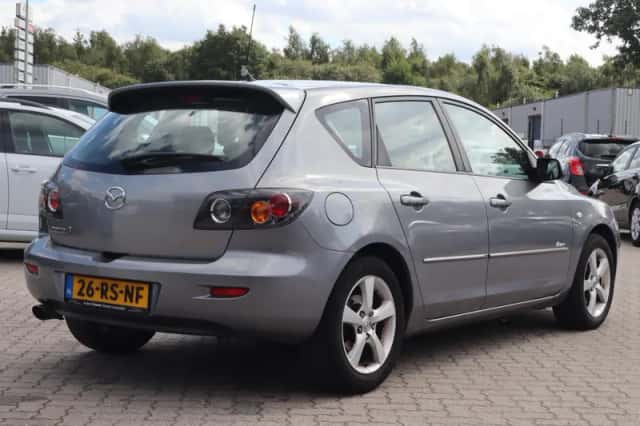 Mazda 3 (2005) thumbnail 2