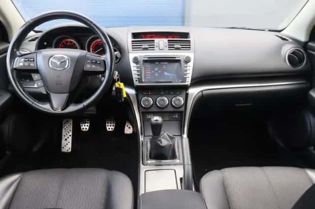 Mazda 6 (2010) thumbnail 3