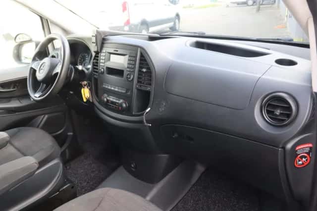 Mercedes-Benz Vito (2018) thumbnail 3