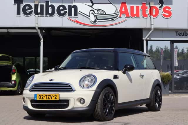 MINI Clubman (2012) thumbnail 2