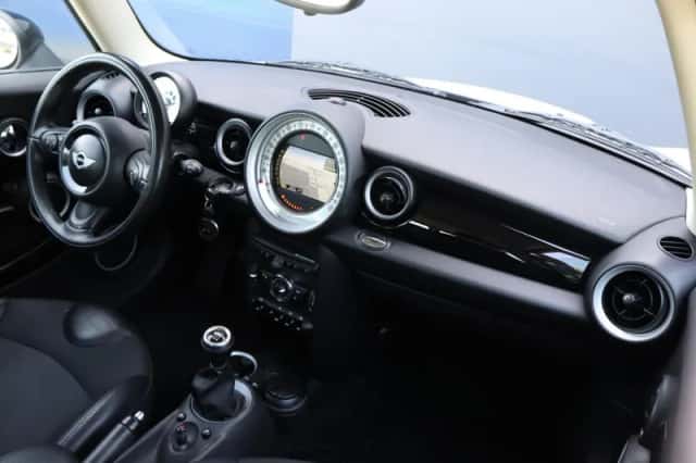 MINI Clubman (2012) thumbnail 4