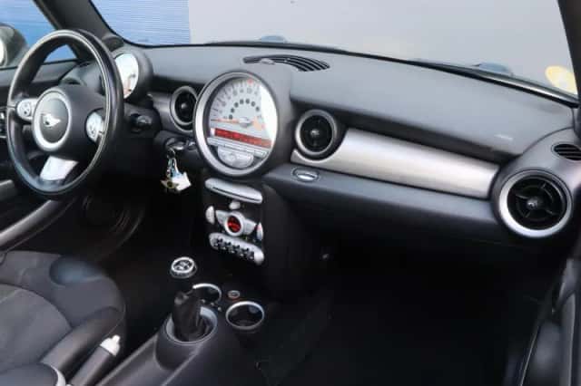MINI Clubman (2008) thumbnail 3