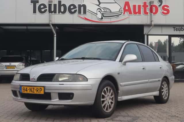 Mitsubishi Carisma (2004) thumbnail 2