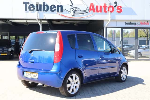 Mitsubishi Colt (2006) thumbnail 3