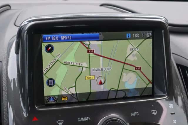 Opel Ampera (2012) thumbnail 6