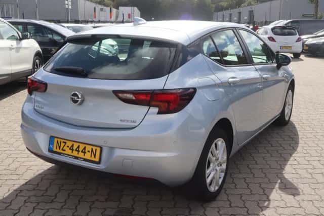 Opel Astra (2017) thumbnail 4