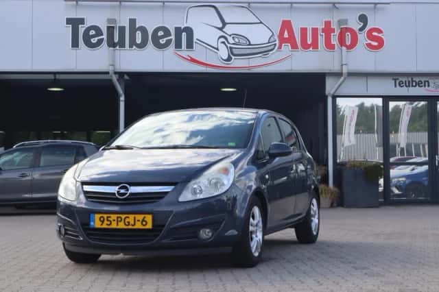 Opel Corsa (2010) thumbnail 2