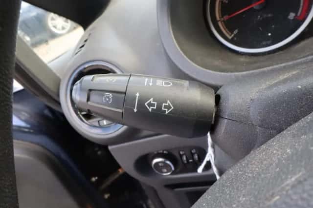 Opel Corsa (2010) thumbnail 5