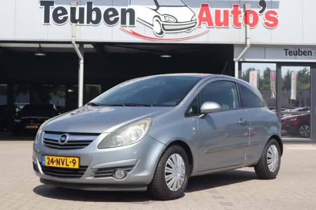 Opel Corsa (2010) thumbnail 2