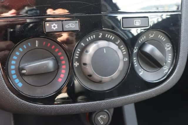 Opel Corsa (2010) thumbnail 6