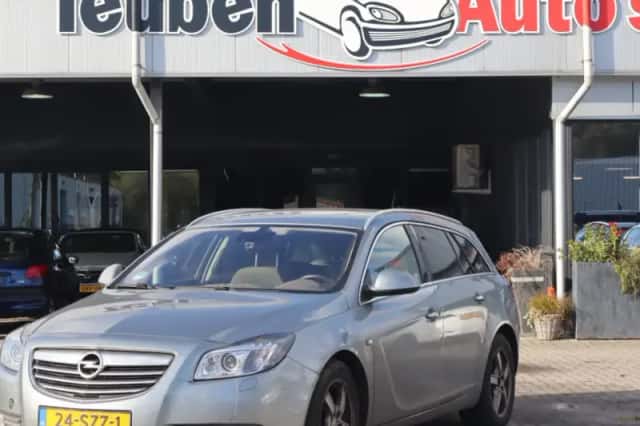 Opel Insignia (2012) thumbnail 1