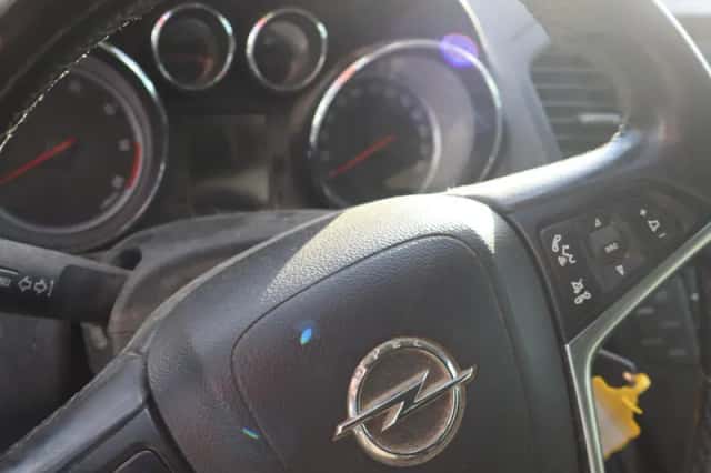 Opel Insignia (2012) thumbnail 5