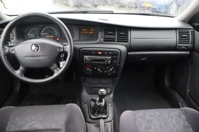Opel Vectra (2000) thumbnail 6